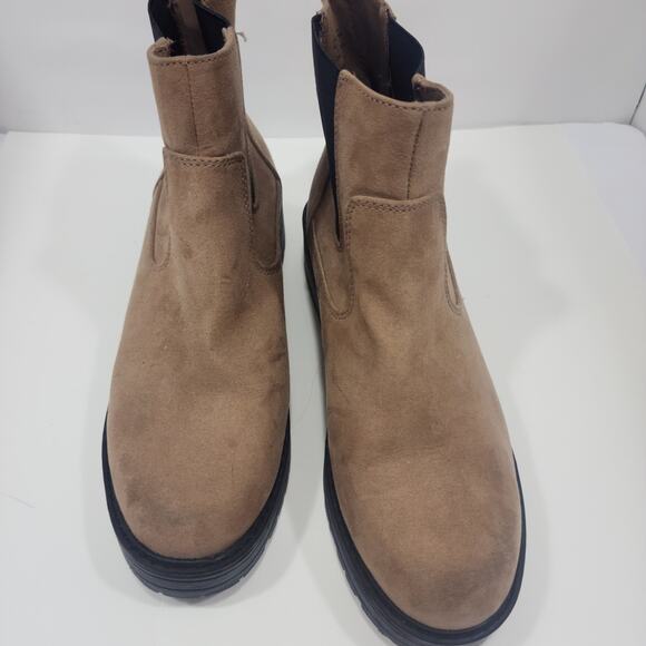 Old Navy Brown Ankle Boots Pull On Chelsea Taupe Faux Suede Block Heels Size 9 - Picture 2 of 5